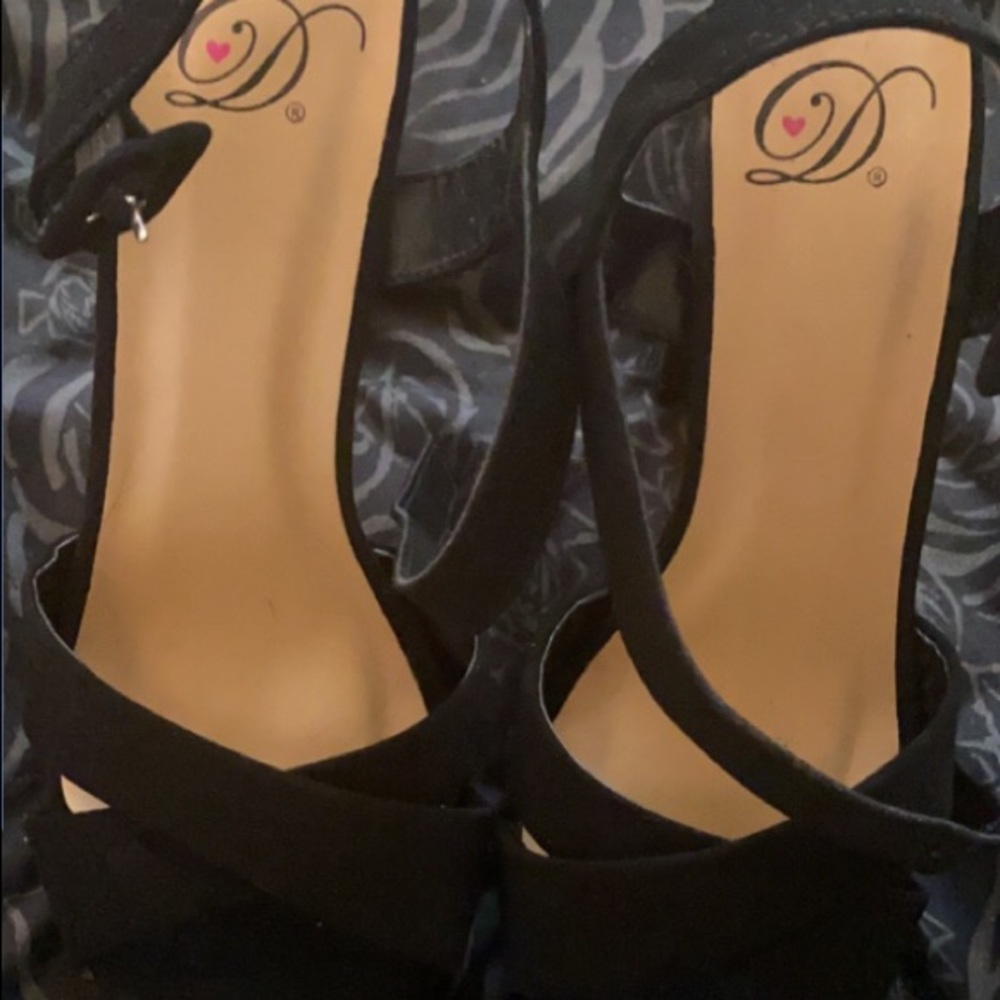 High heels - Picture 4 of 4